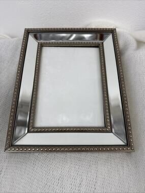 Vintage Mirror Trim Glass Picture Frame 5x7 EUC